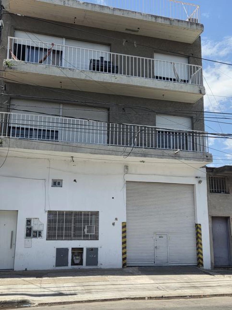 GALPON 130M2 SOBRE AVENIDA TRIUNVIRATO