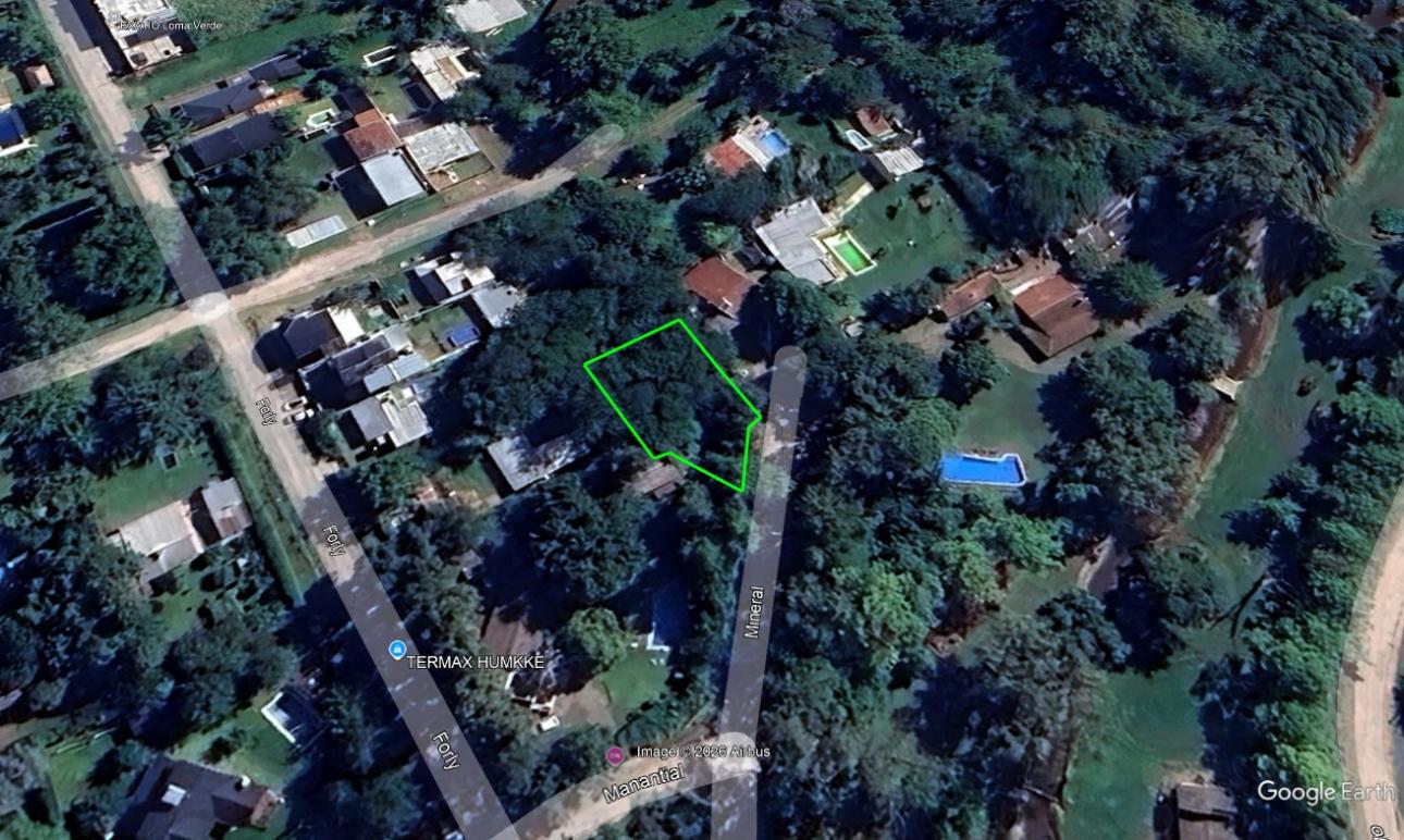 Lote muy arbolado en Loma Verde