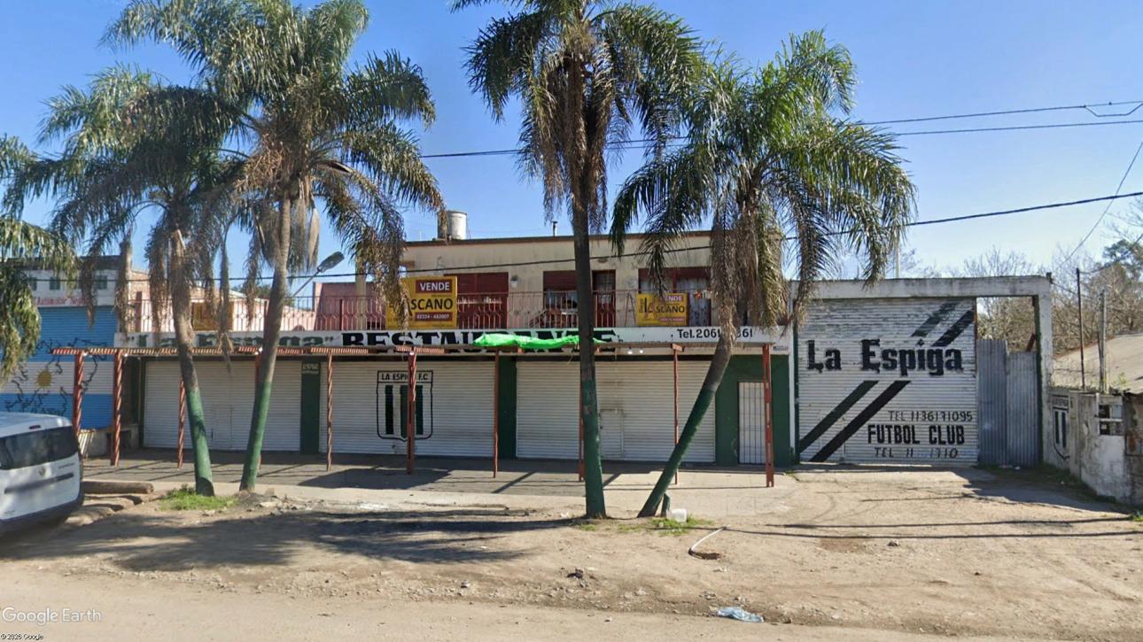 Locales + Depto + Predio Deportivo sobre Av. Yrigoyen, Glew
