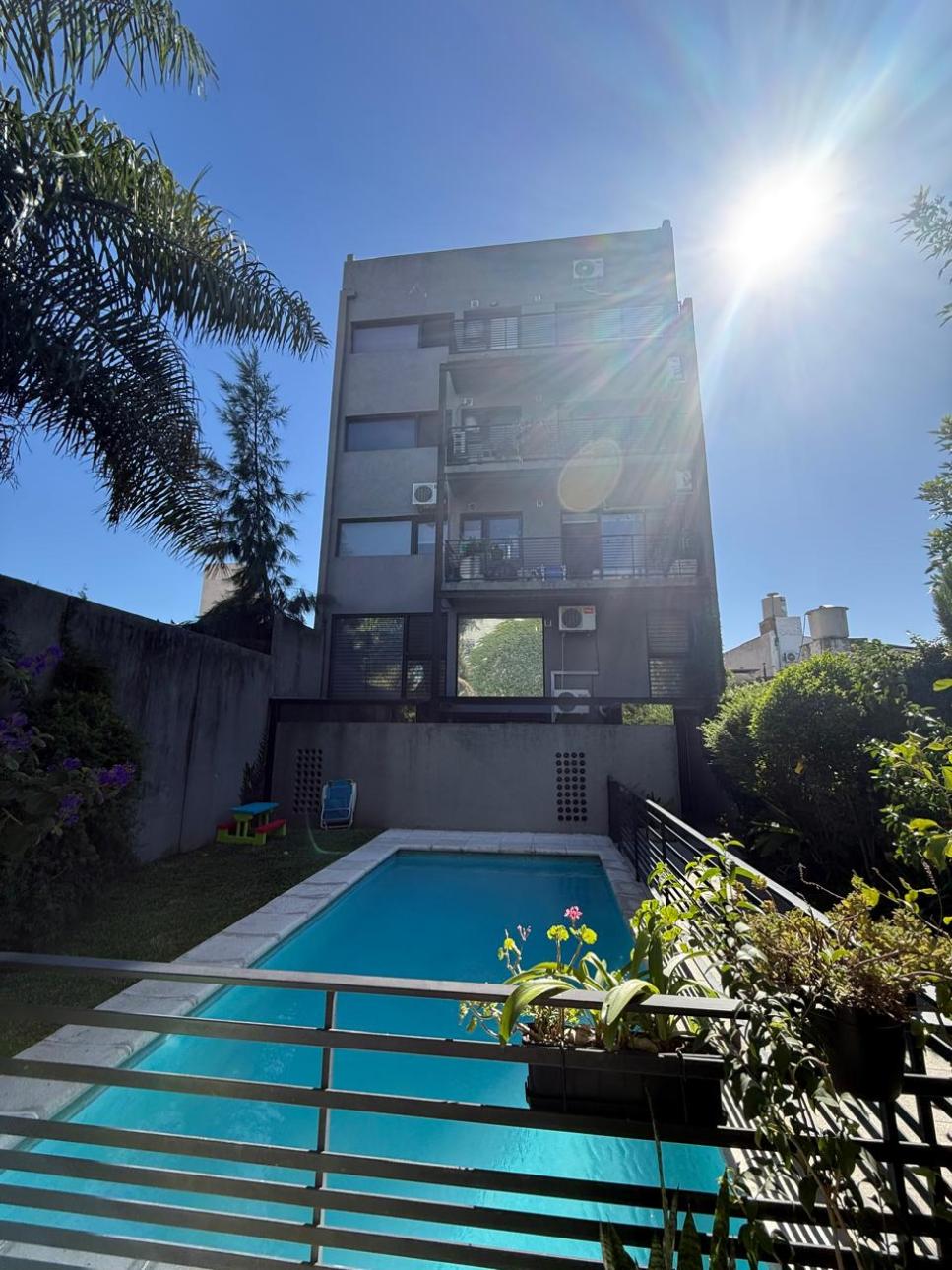 Depto en Venta-  2 amb  en edificio con piscina- San Andrés