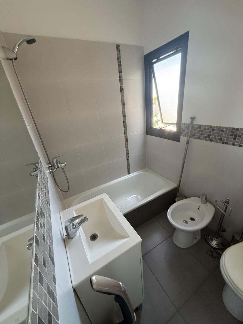 Depto en Venta-  2 amb  en edificio con piscina- San Andrés