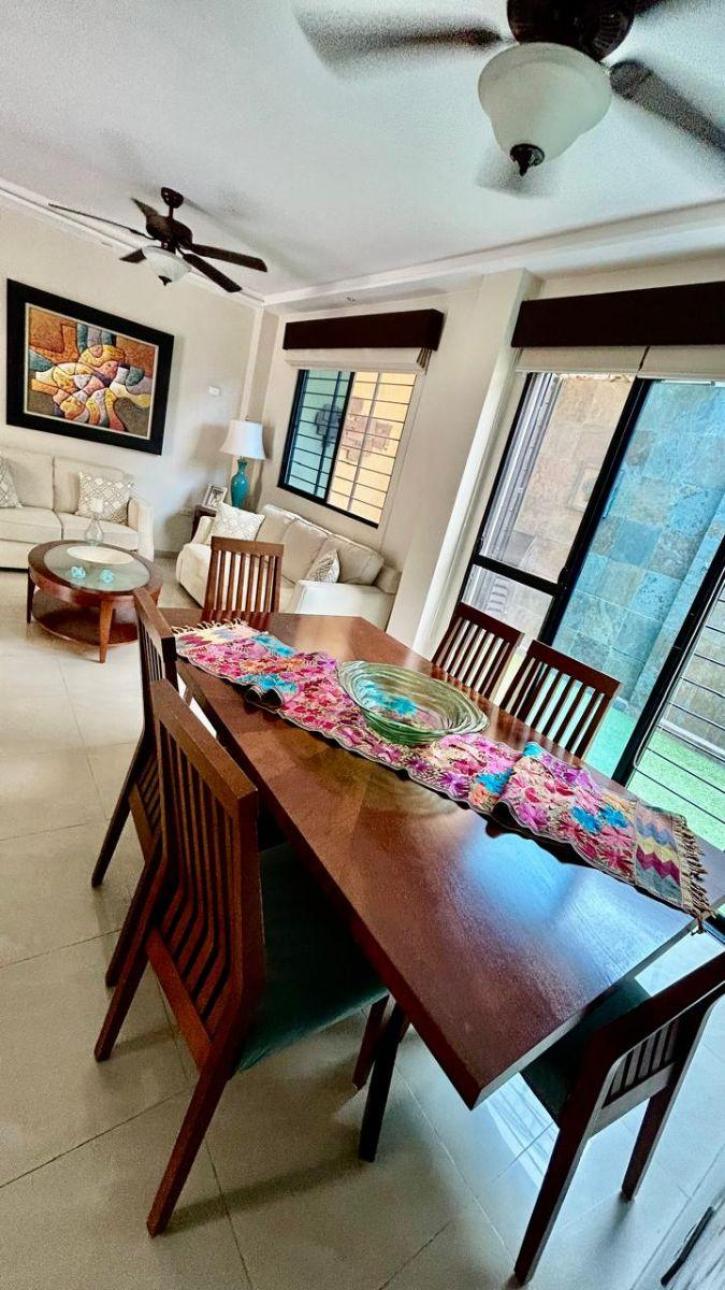 Hermosa casa de 3 dormitorios en urbanización privada