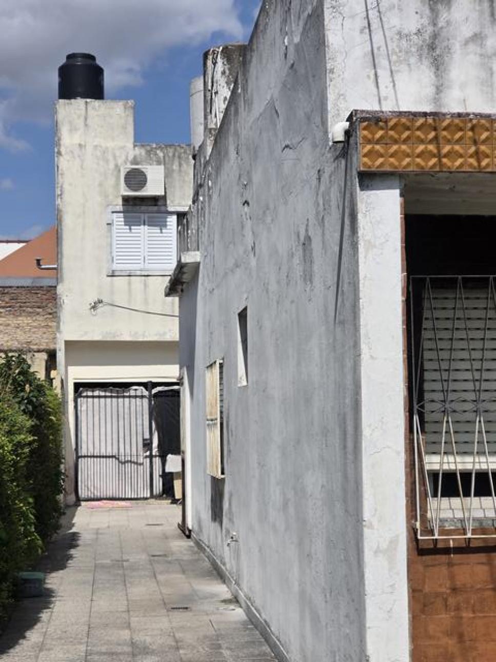 casa con depto en lote de 320m2 martin coronado