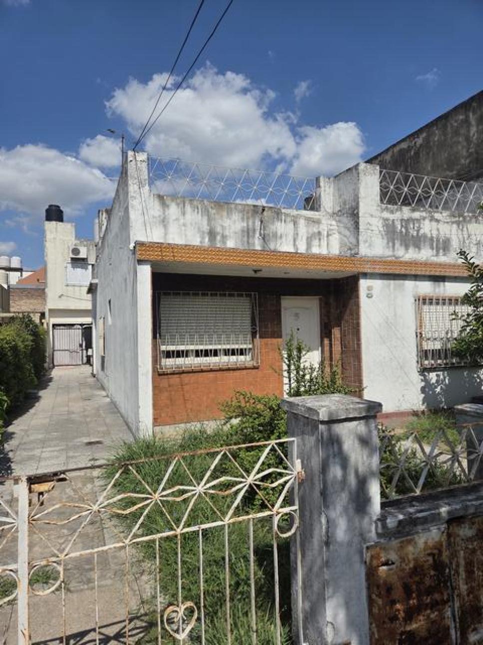 casa con depto en lote de 320m2 martin coronado