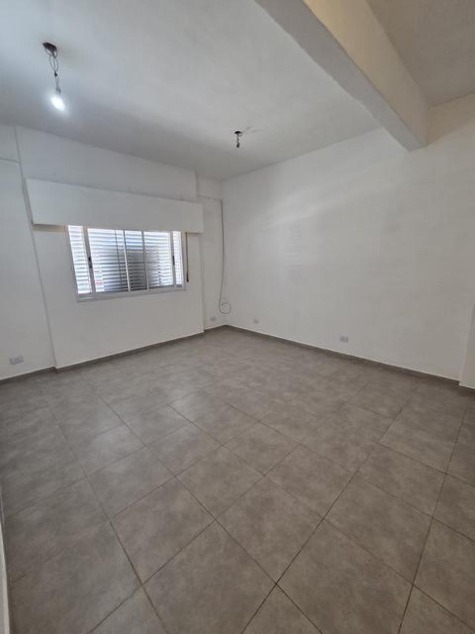 DEPARTAMENTO 2 AMB  P BAJA FRENTE MARTIN CORONADO