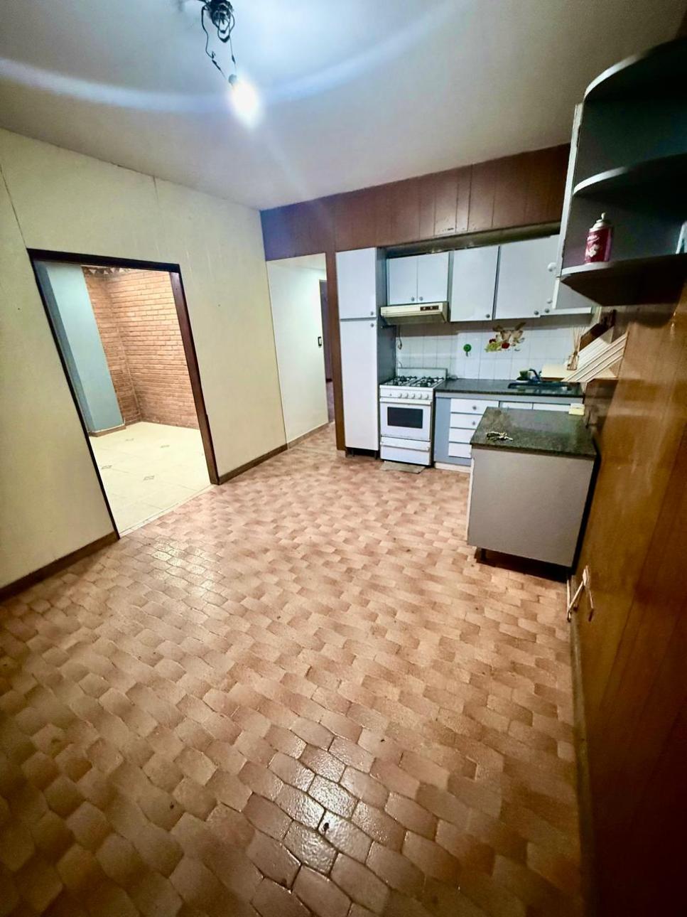 Venta de Depto 3 amb con cochera y terraza.