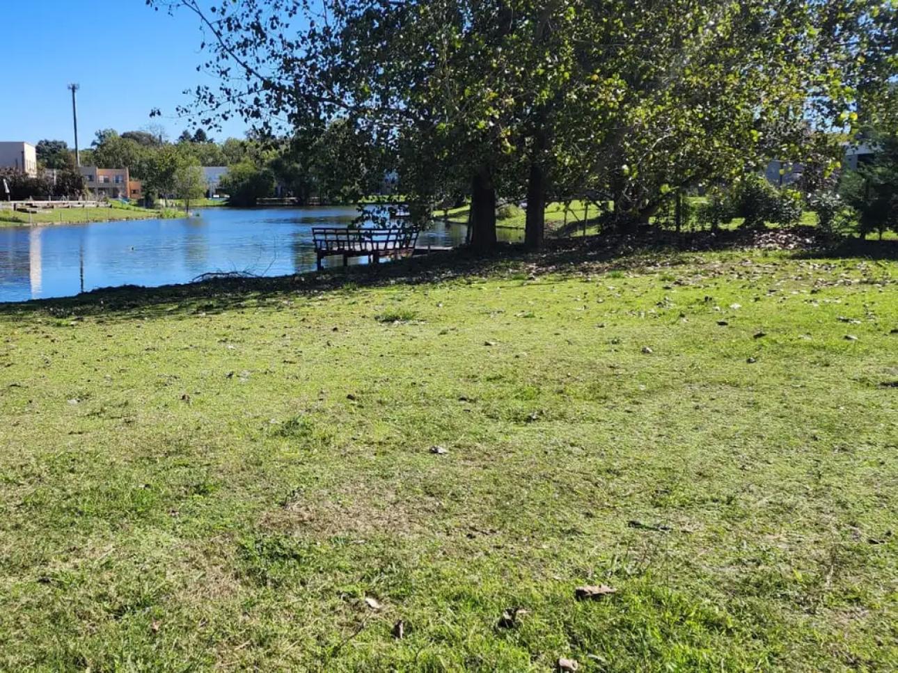 LOTE CON PLAYA A LA LAGUNA NORTE