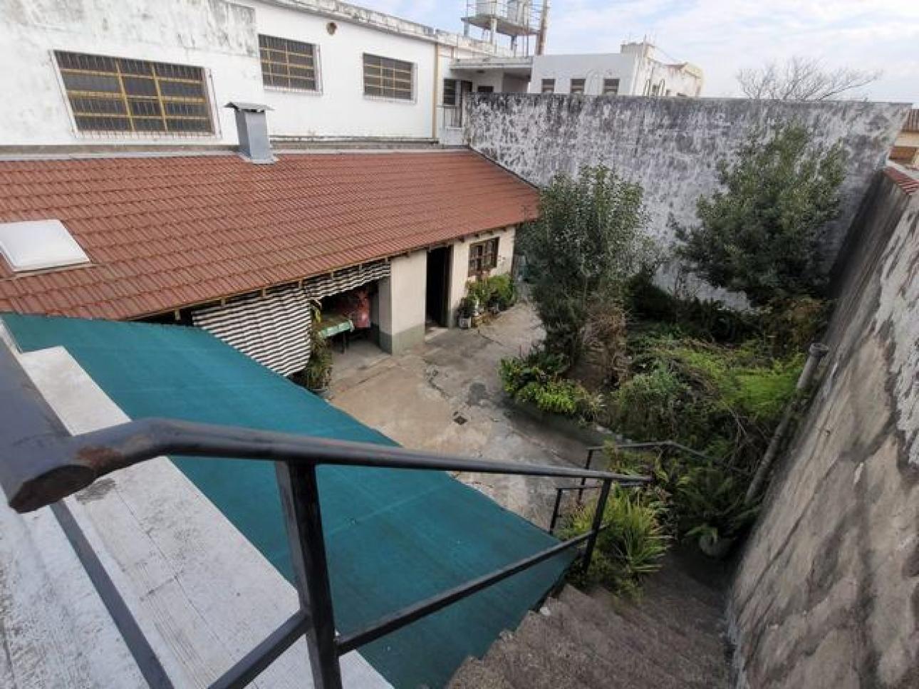 CASA 3 AMB EN LOTE DE 200M2 MARTIN CORONADO