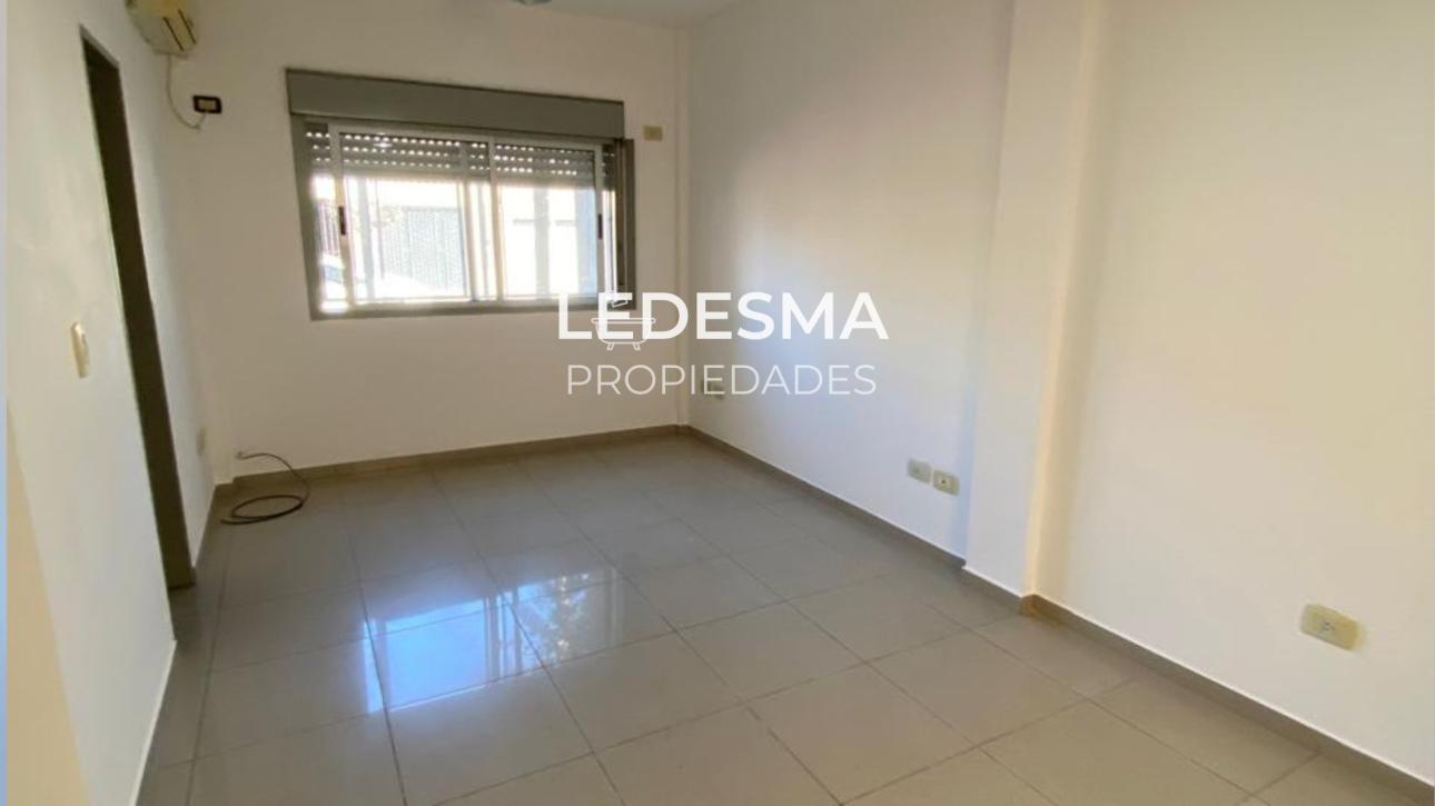 ALQUILER MONOAMBIENTE CON PATIO Y COCHERA