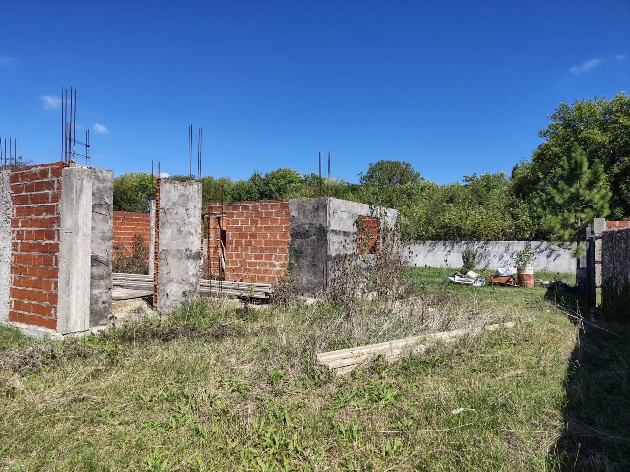 Lote con importantes mejoras