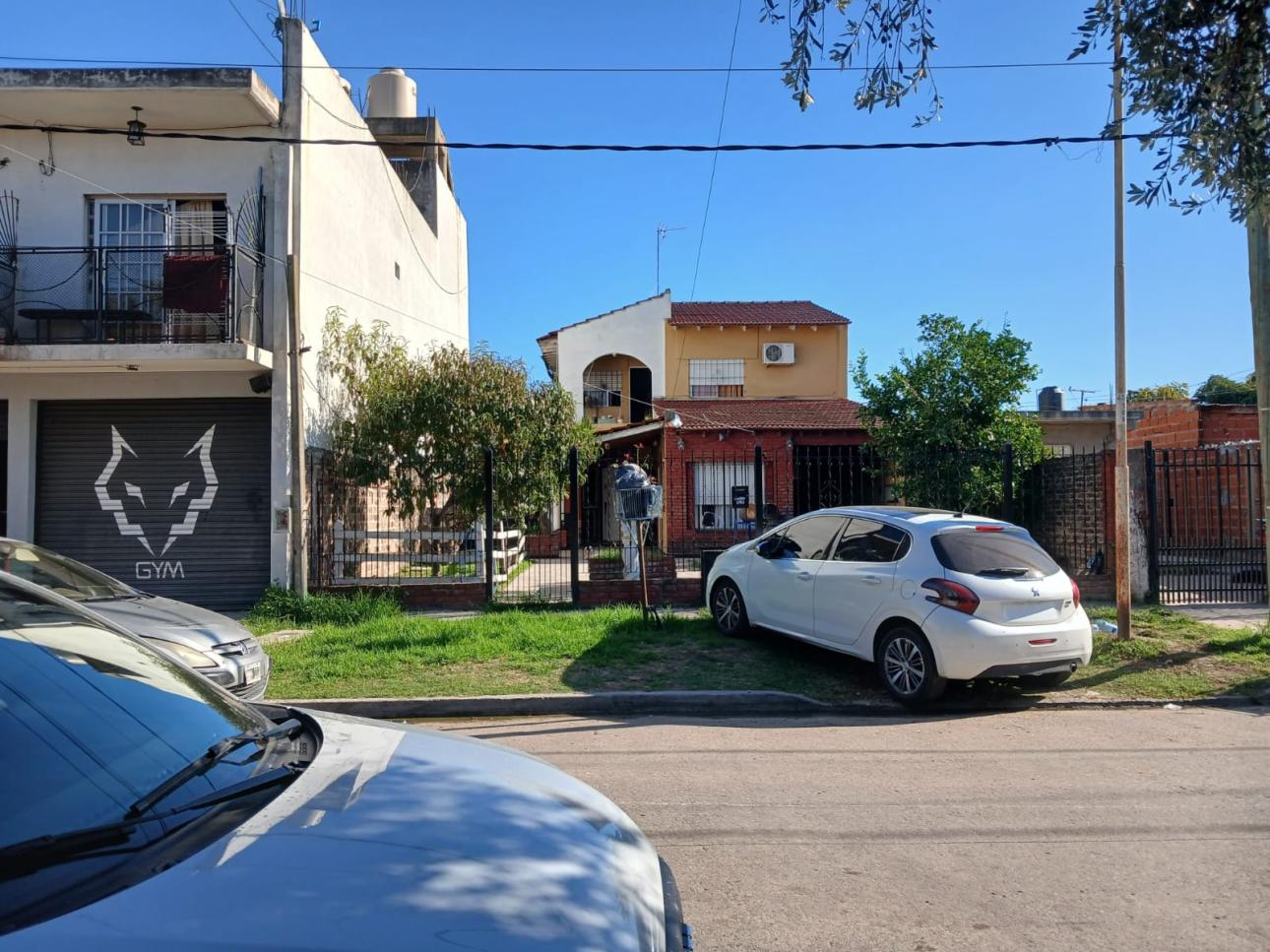 CASA EN VENTA EN GONZALEZ CATAN
