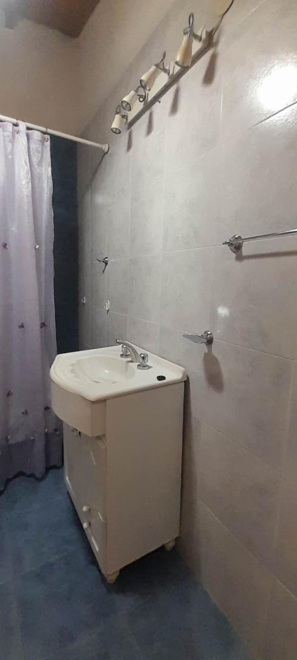 V.BALLESTER-CASA LOTE PROPIO-COCHERA-FONDO LIBRE