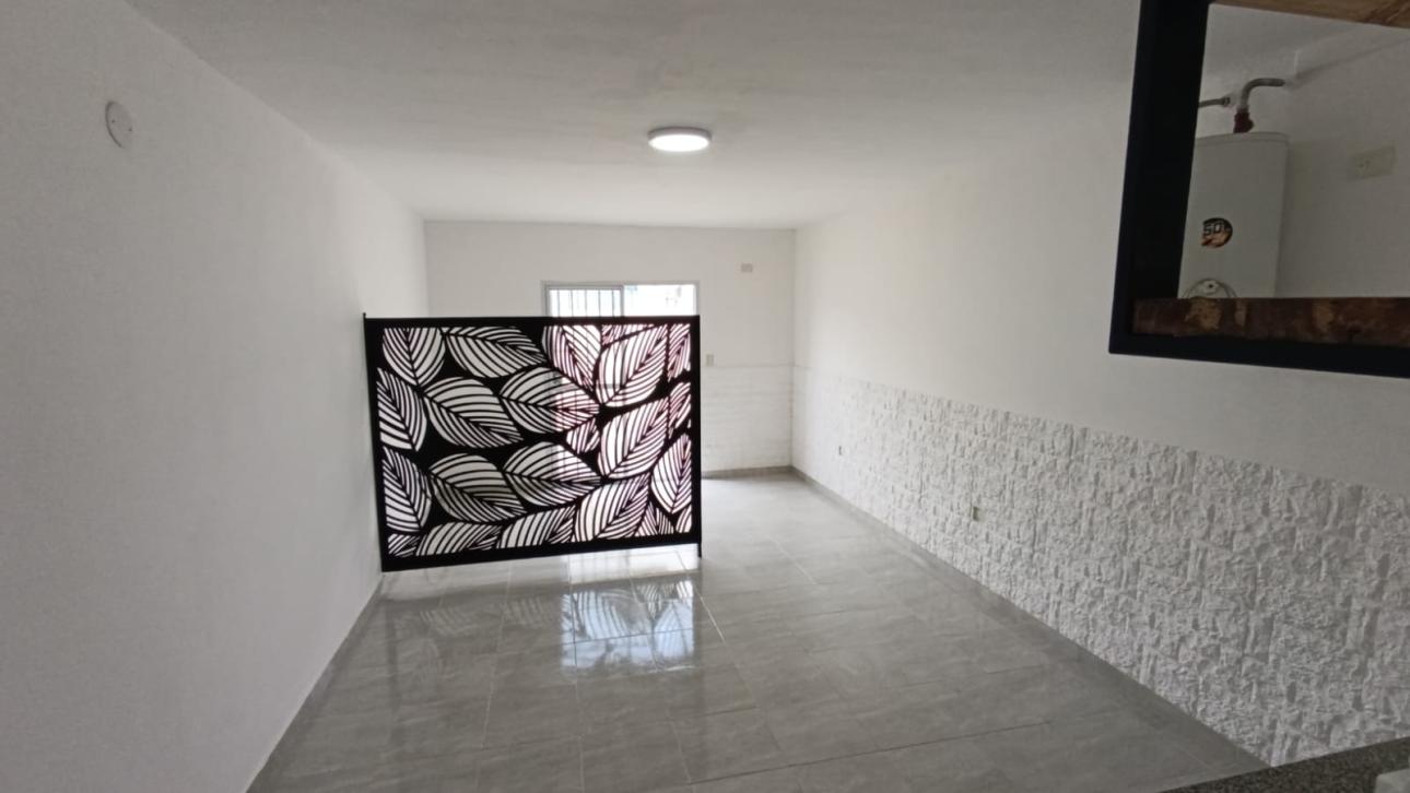 CASTELAR,1AMBIENTE, COCHERA-A/CREDITO,A/PROFESIONAL, COCHERA