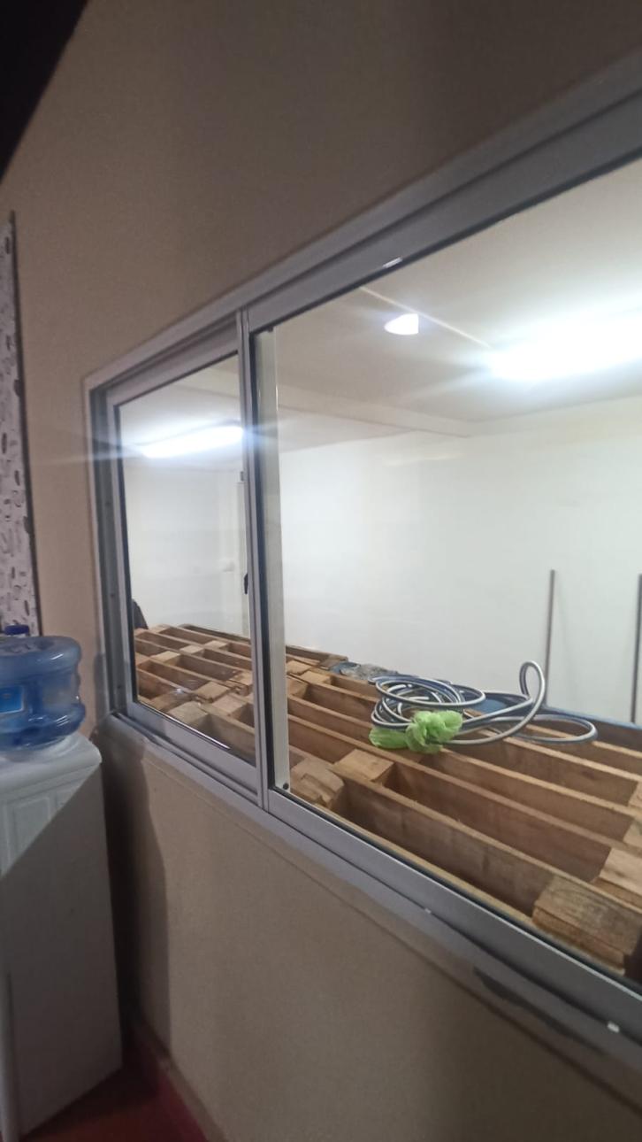 LOCAL COMERCIAL CON GAS INSTALADO