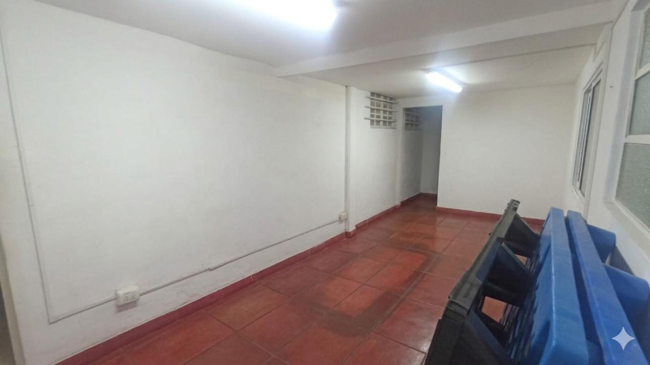 LOCAL COMERCIAL CON GAS INSTALADO