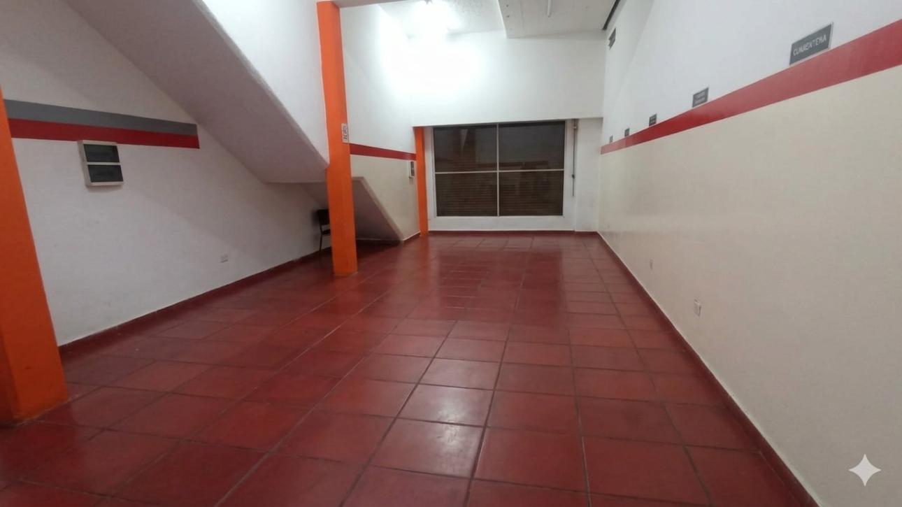 LOCAL COMERCIAL CON GAS INSTALADO