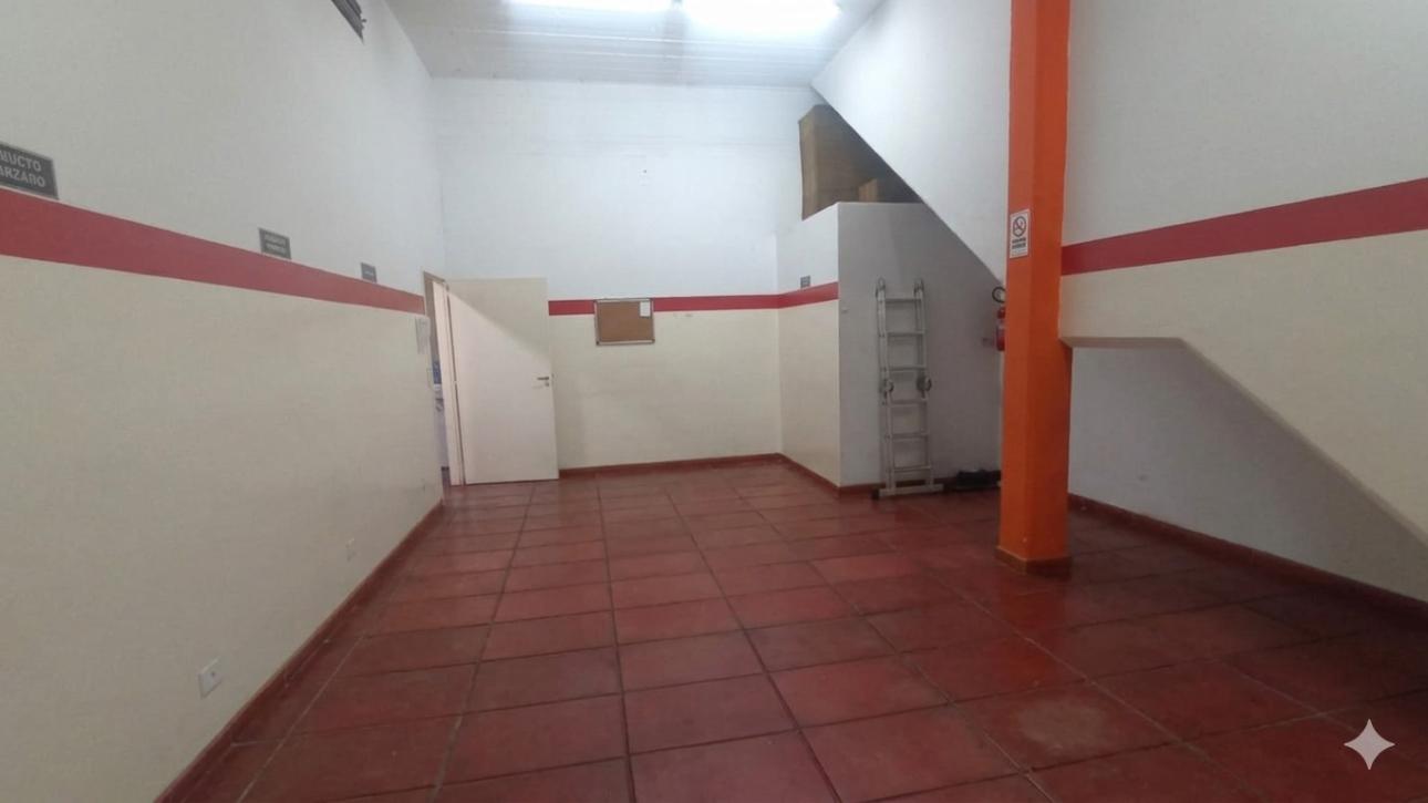 LOCAL COMERCIAL CON GAS INSTALADO