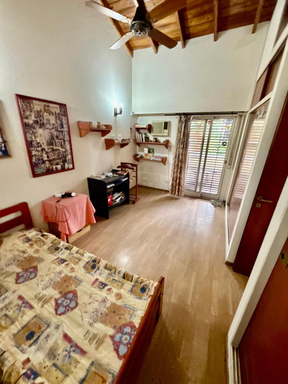Excelente Chalet de 4 amb.  en ubicación privilegiada