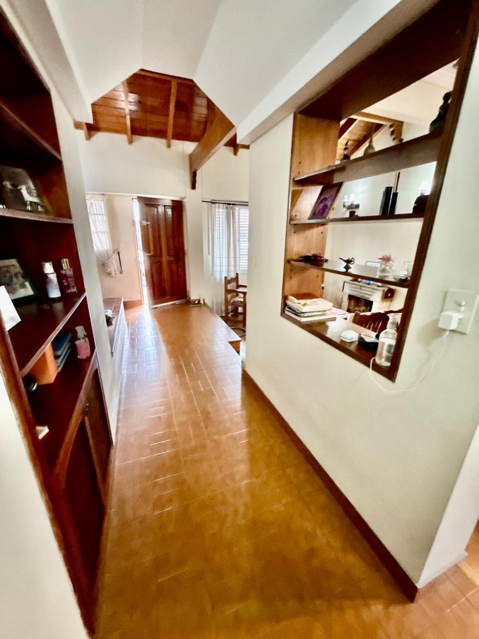 Excelente Chalet de 4 amb.  en ubicación privilegiada