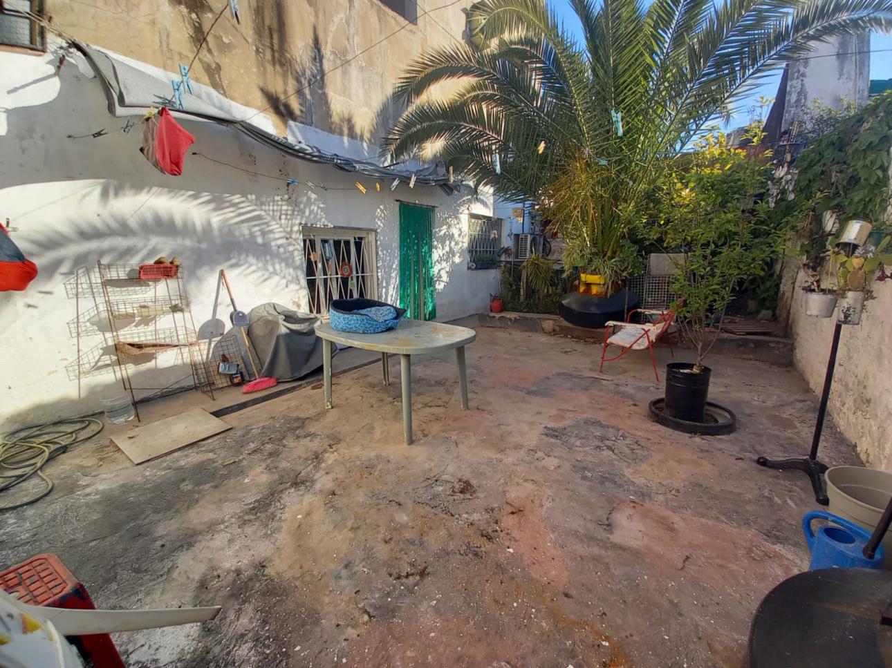 TIPO CASA AL FRENTE, COCHERA, FONDO LIBRE, PATIO