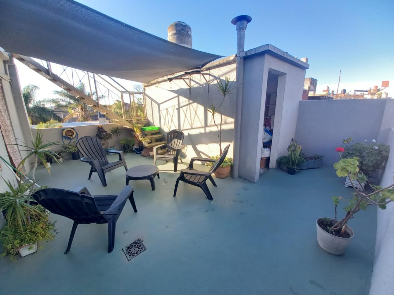 Tipo CASA 4 AMB , COCHERA, PATIO , TERRAZA