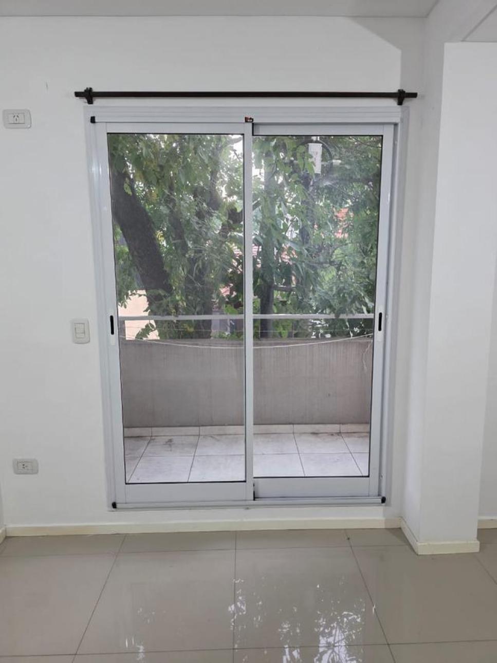 EXCELENTE MONOAMBIENTE CON BALCON