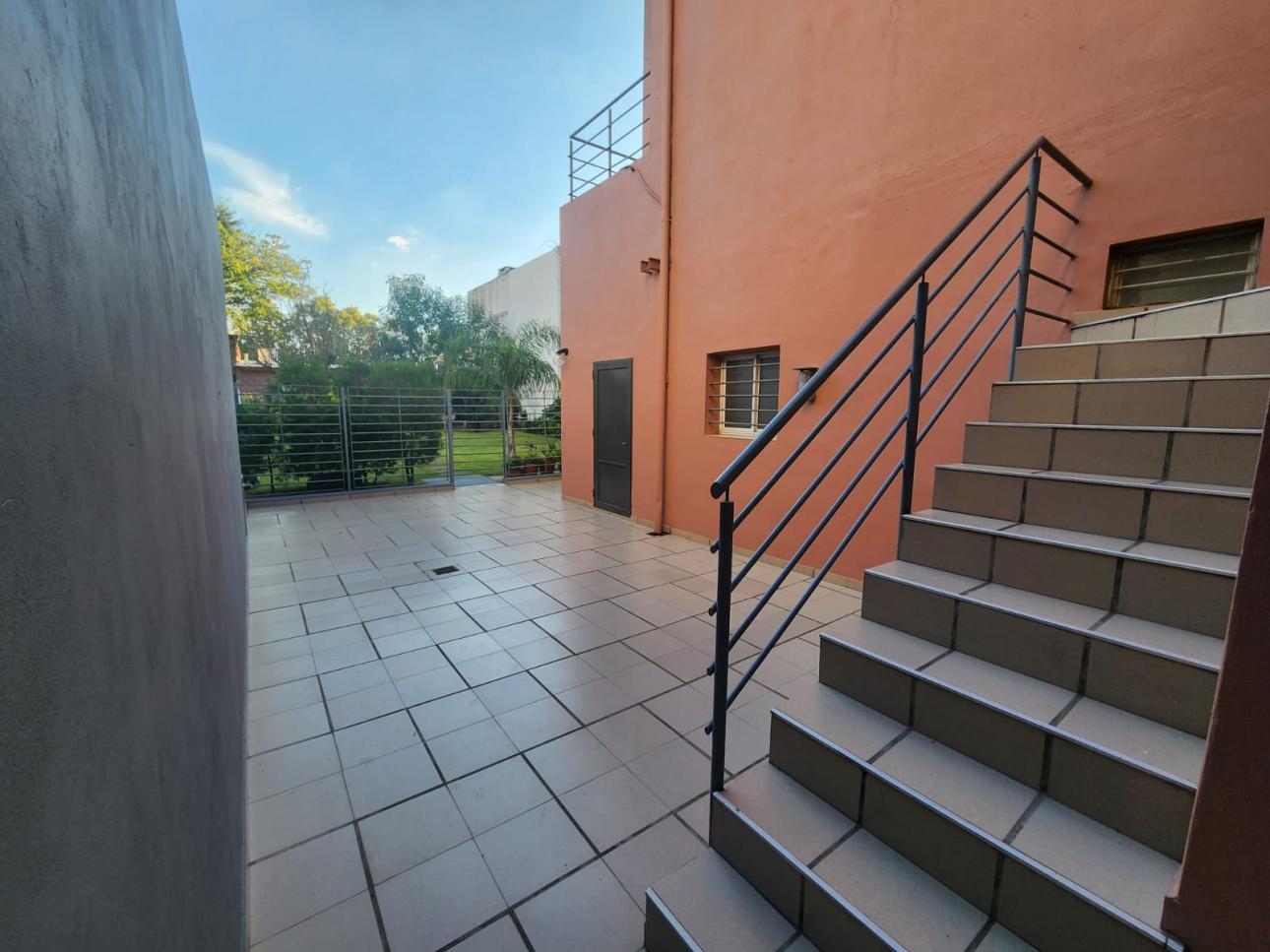 Departamento 2 amb tipo ph con balcon en Villa Ballester