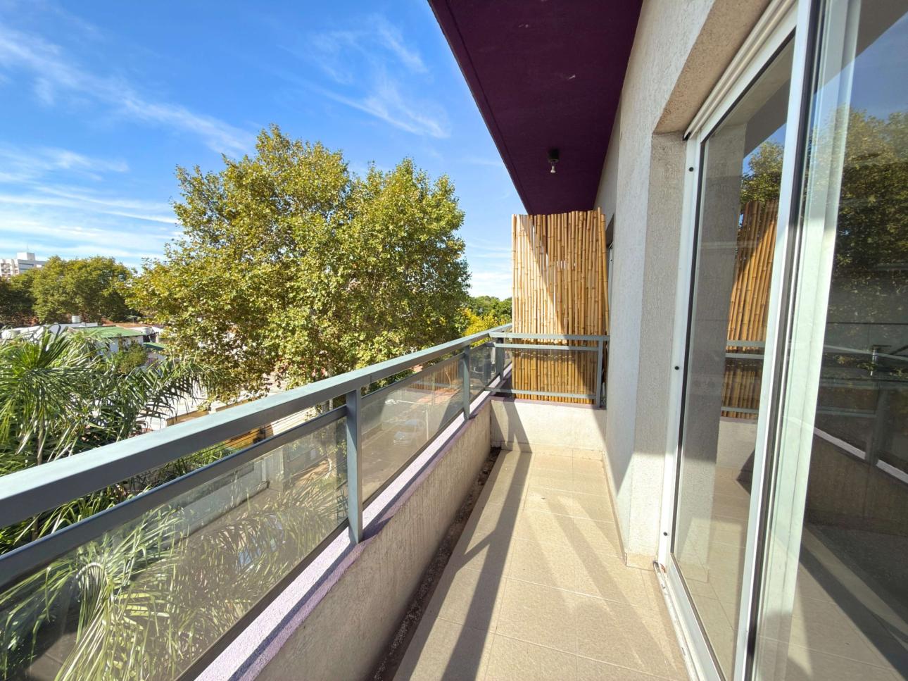 Departamento de 2 ambientes con balcon y cochera