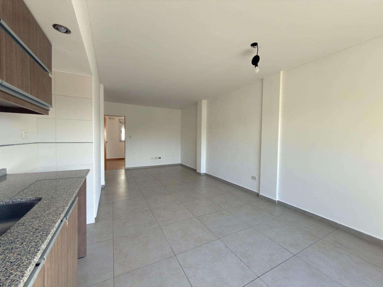 Departamento de 2 ambientes con balcon y cochera