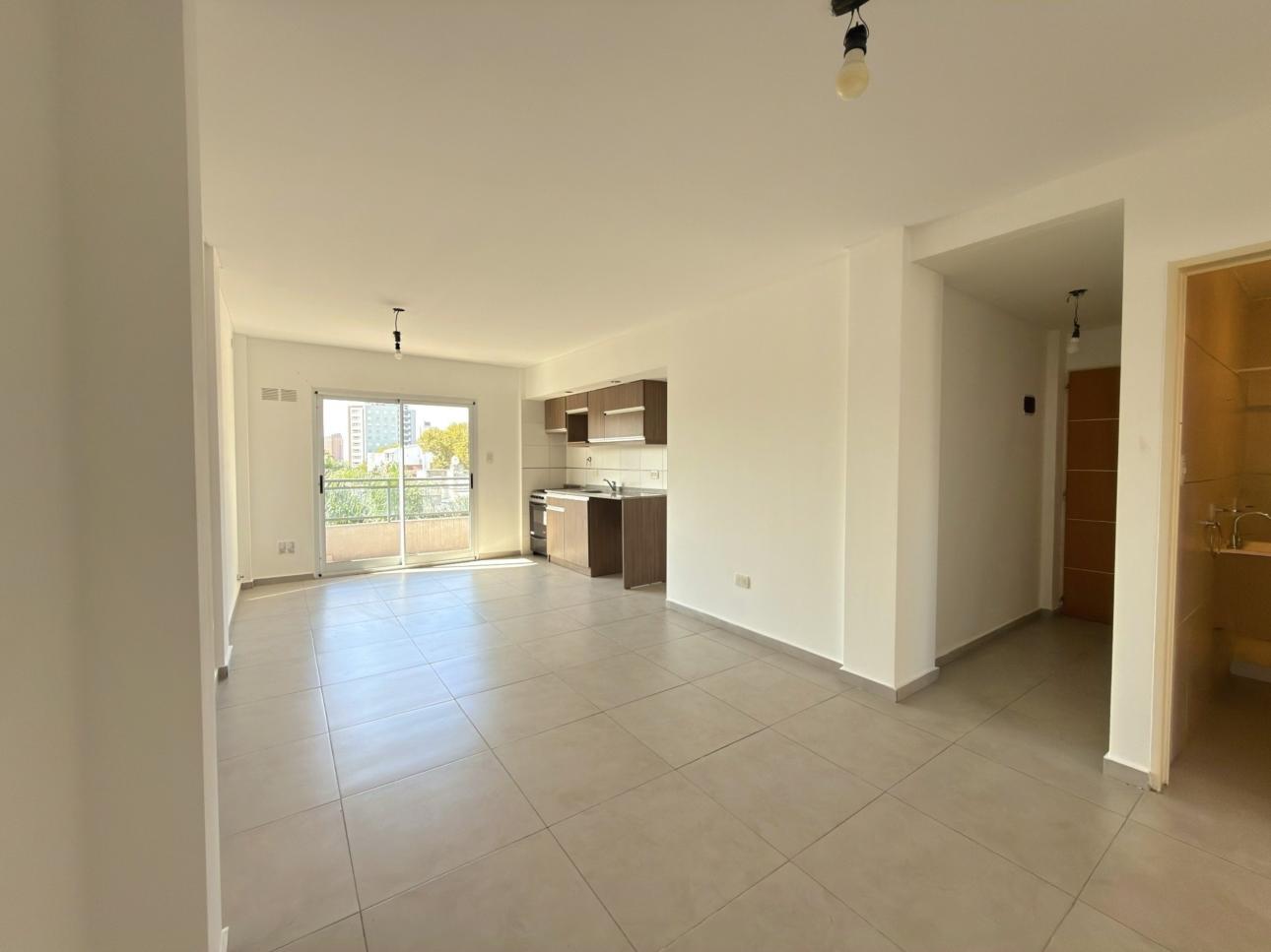 Departamento de 2 ambientes con balcon y cochera