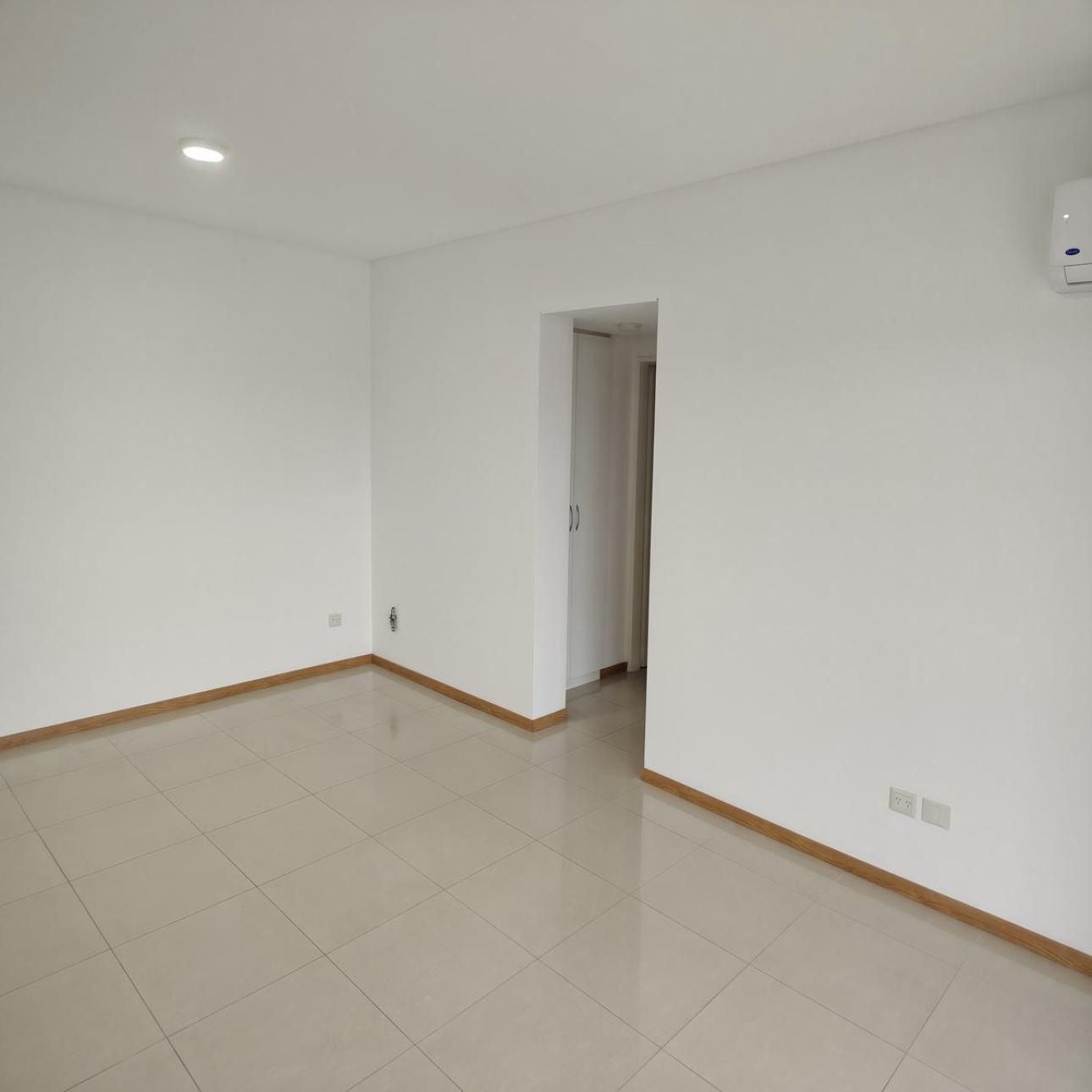 Departamento con garage, baulera, balcon y amenities