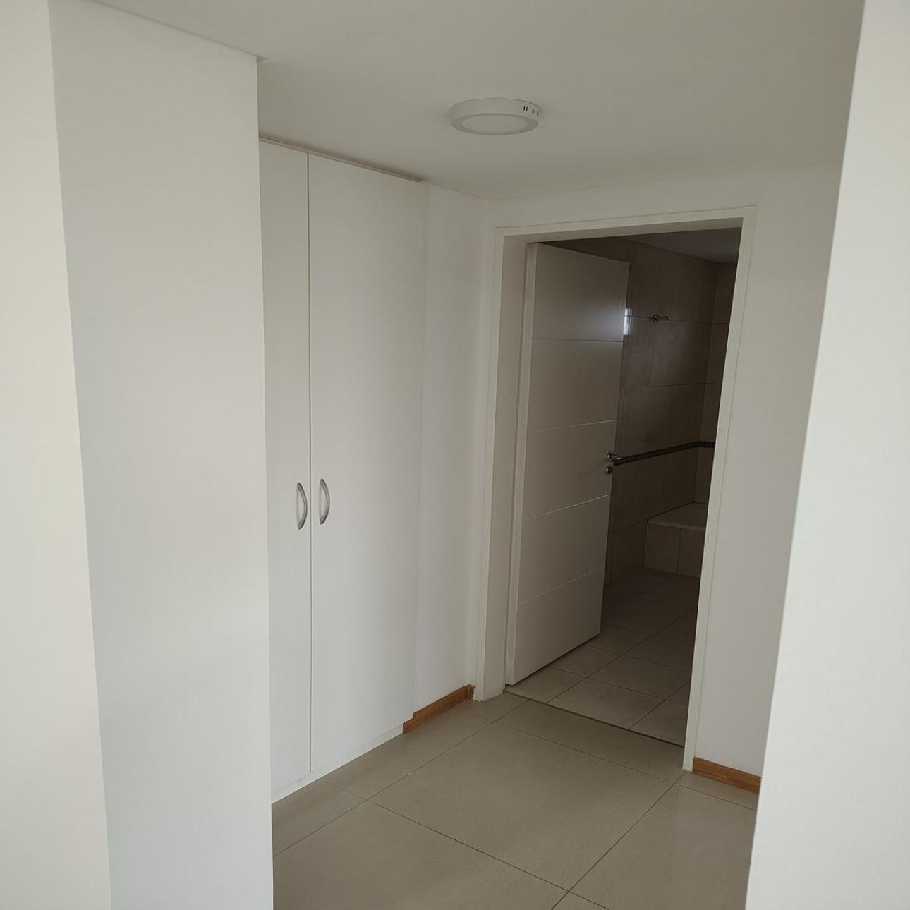 Departamento con garage, baulera, balcon y amenities