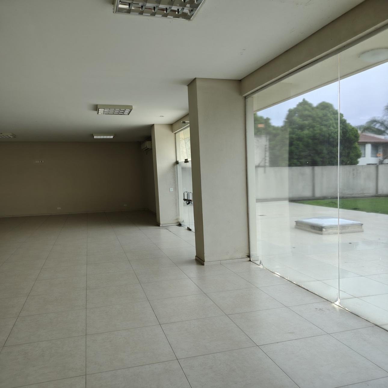Departamento con garage, baulera, balcon y amenities