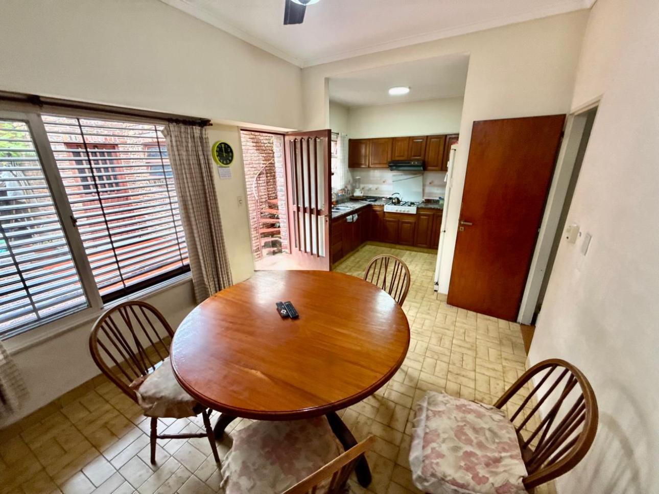 Excelente Chalet de 4 amb.  en ubicación privilegiada