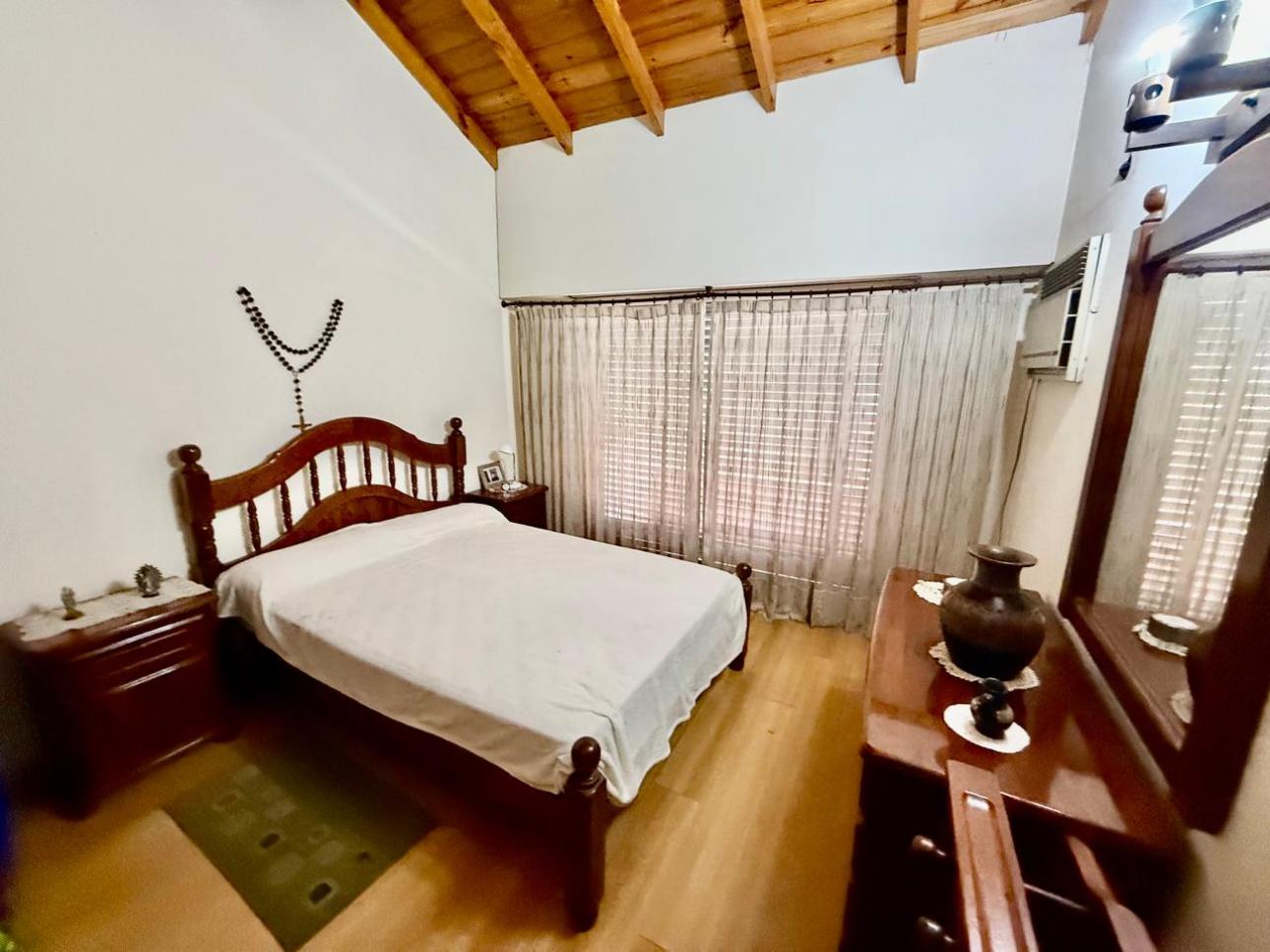 Excelente Chalet de 4 amb.  en ubicación privilegiada