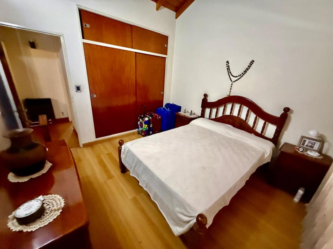 Excelente Chalet de 4 amb.  en ubicación privilegiada