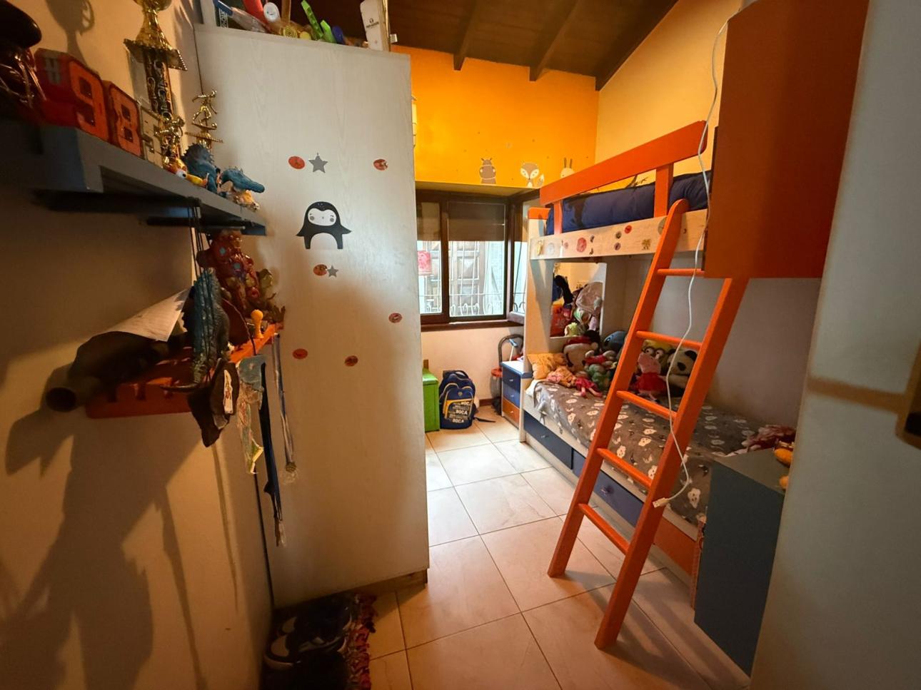 HERMOSO PH TIPO CASA DE 4 AMBIENTES MUY BUEN ESTADO