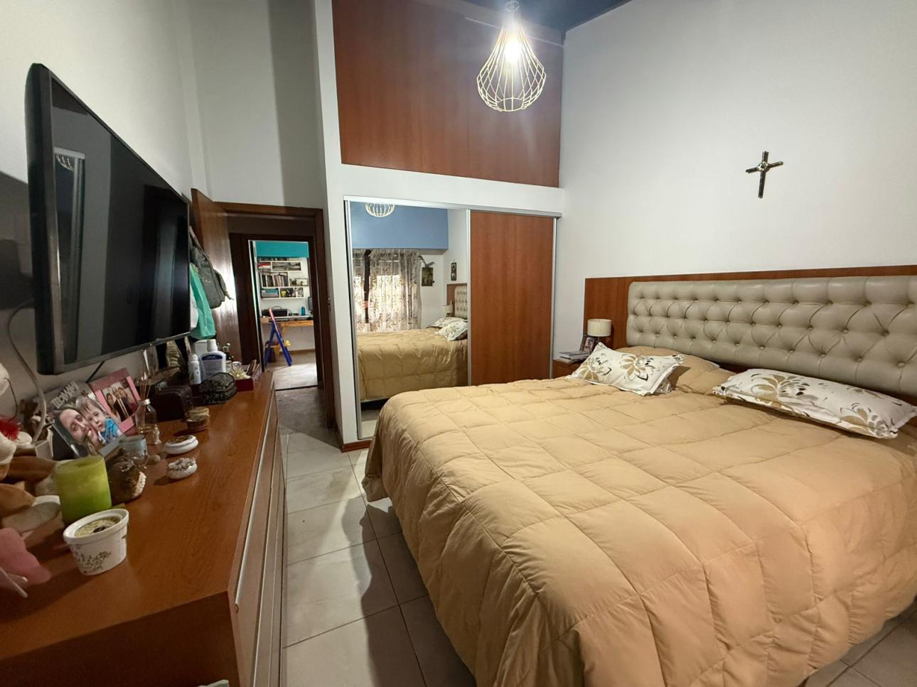 HERMOSO PH TIPO CASA DE 4 AMBIENTES MUY BUEN ESTADO