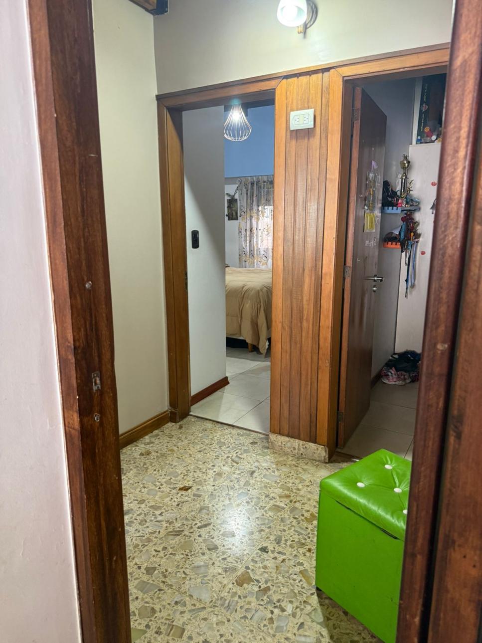 HERMOSO PH TIPO CASA DE 4 AMBIENTES MUY BUEN ESTADO