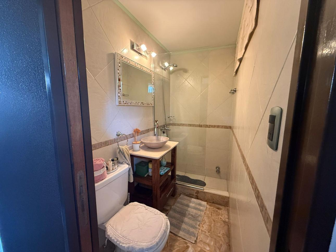 HERMOSO PH TIPO CASA DE 4 AMBIENTES MUY BUEN ESTADO