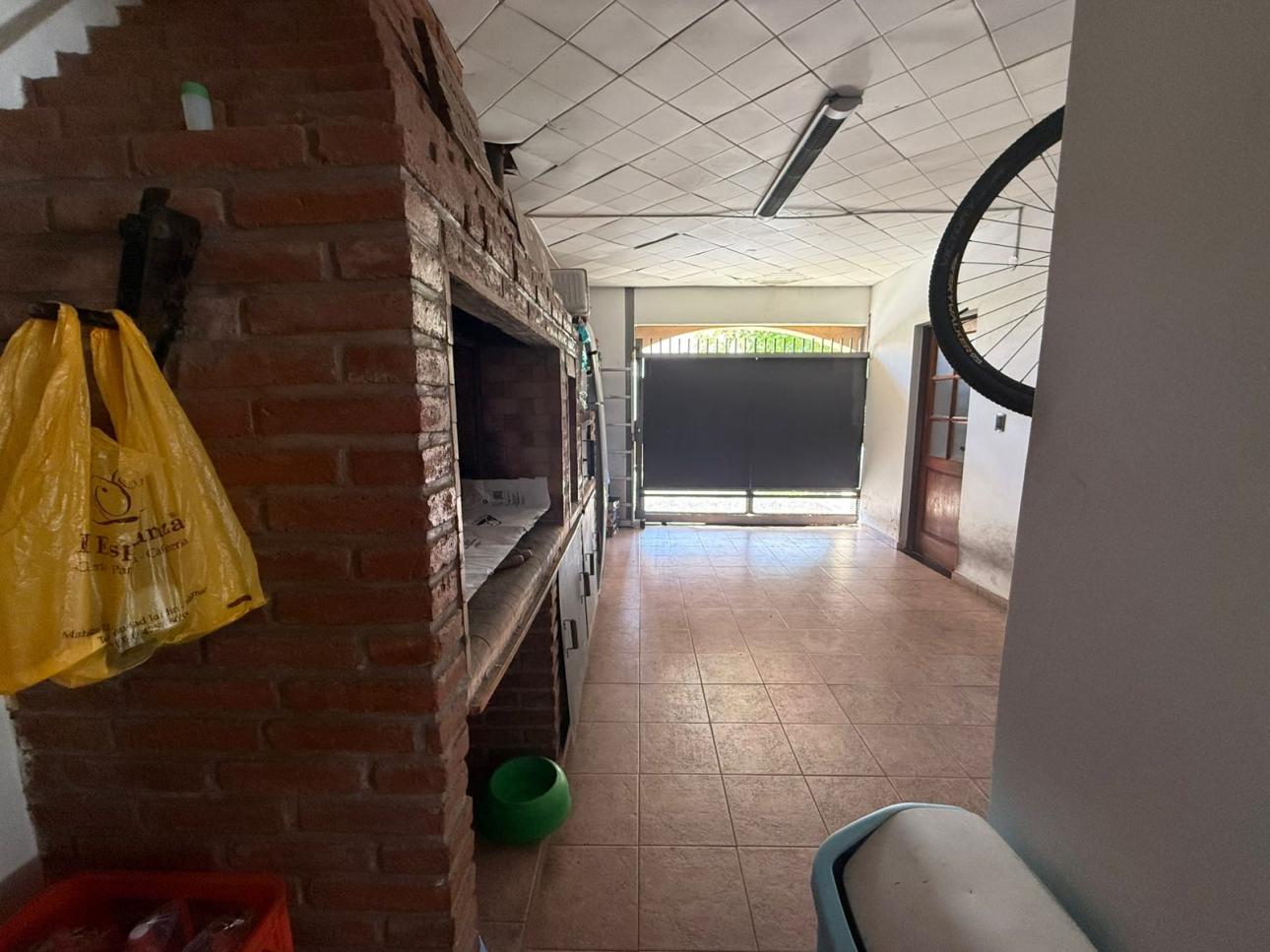 HERMOSO PH TIPO CASA DE 4 AMBIENTES MUY BUEN ESTADO