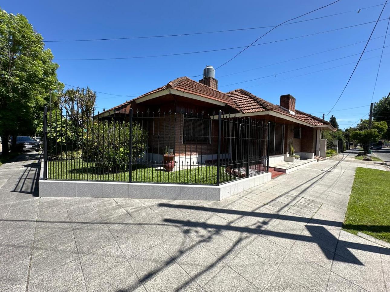 Impecable Chalet sobre Amenedo 660, Adrogue