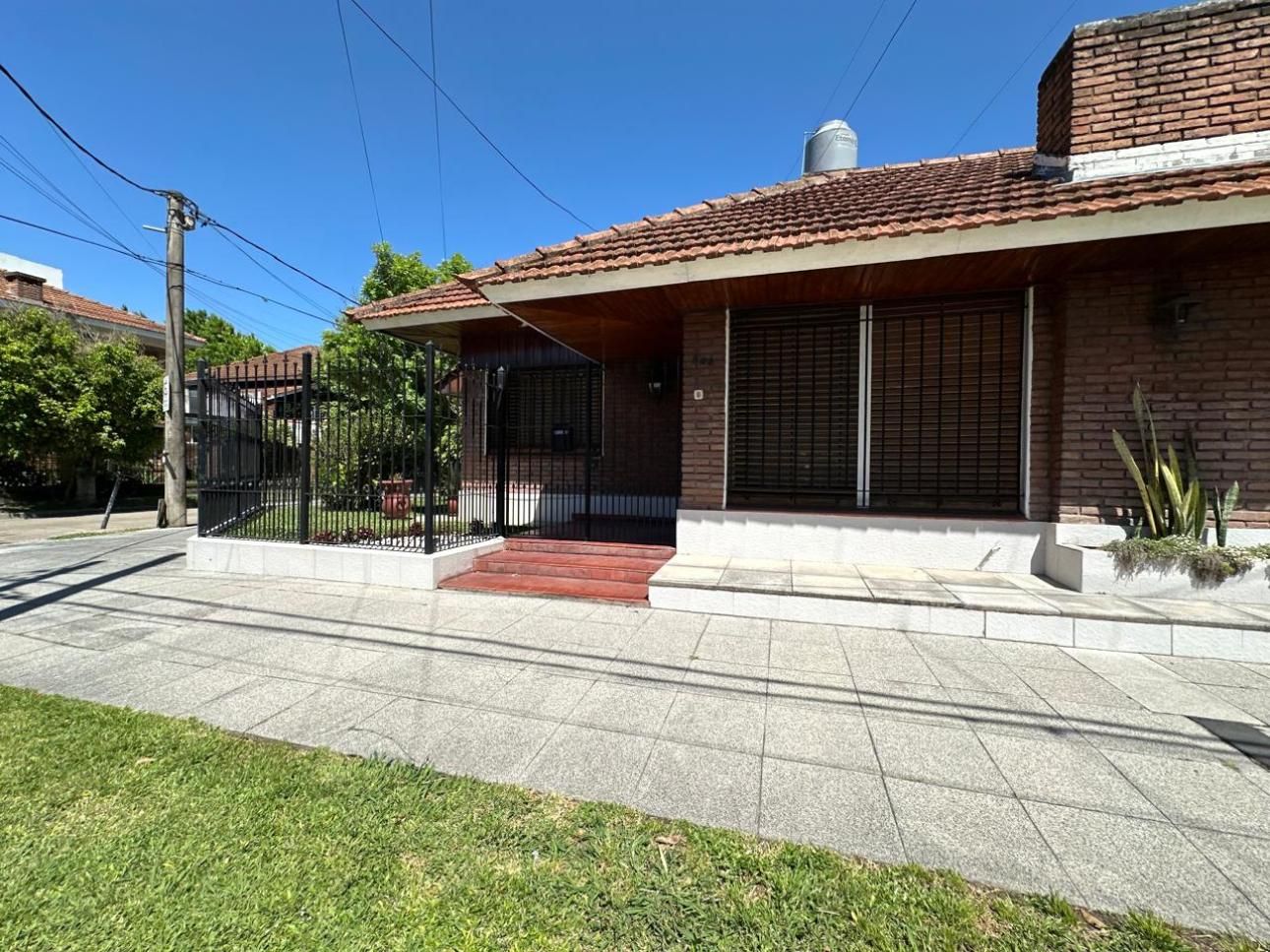 Impecable Chalet sobre Amenedo 660, Adrogue