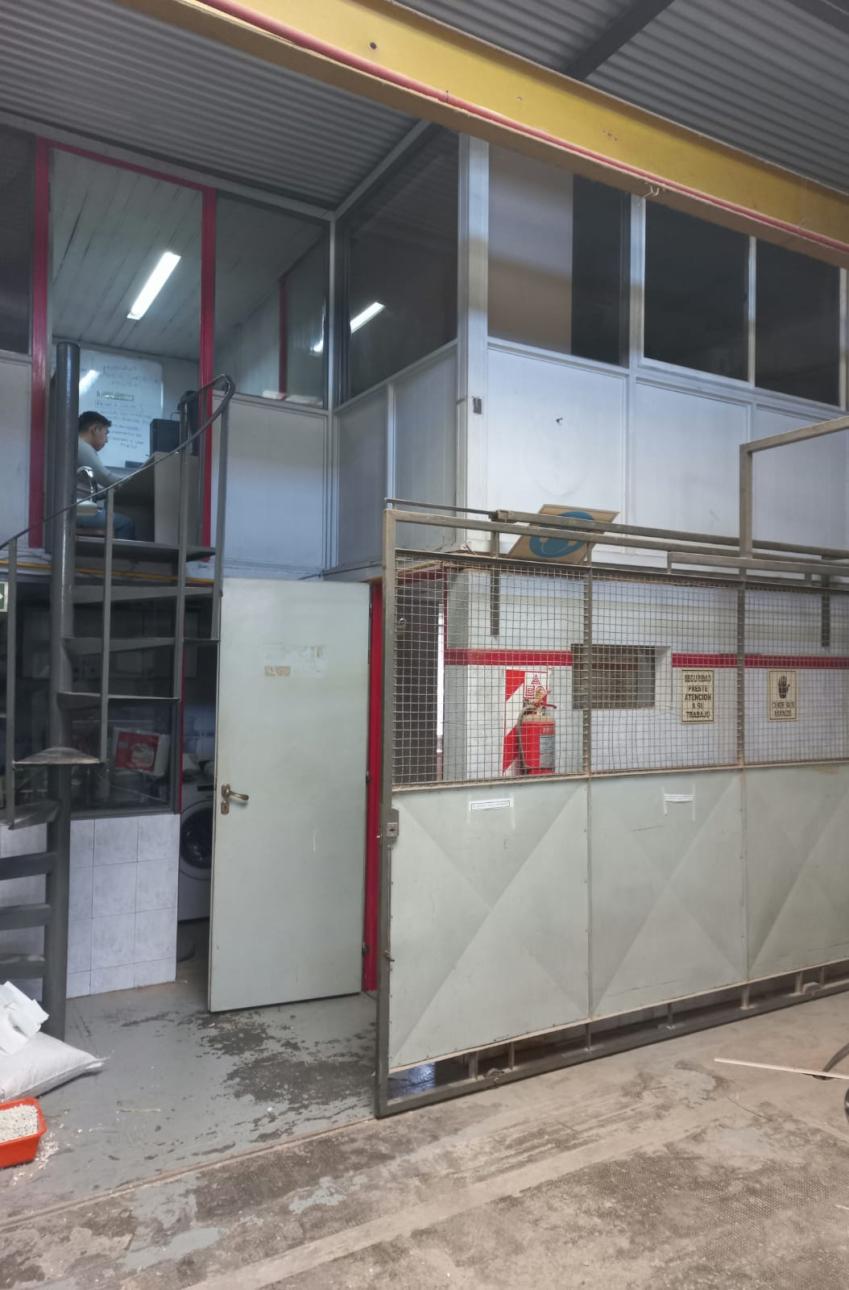 Galpón 300 m2 a m. de Libertad