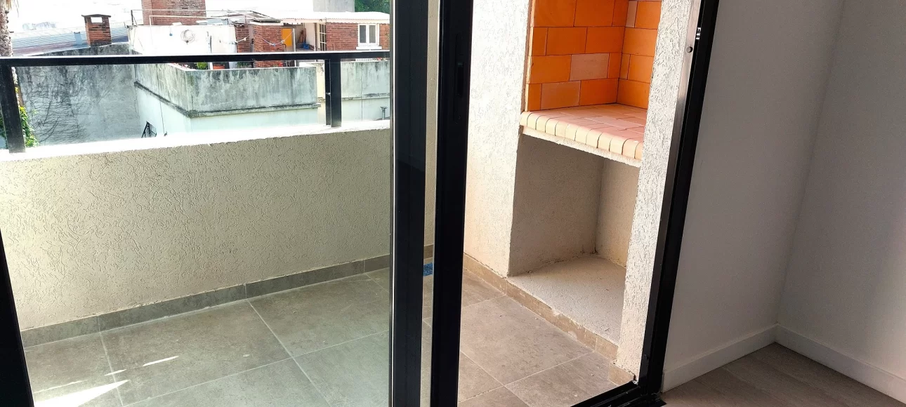 PRECIOSO MONOAMBIENTE A ESTRENAR CON BALCÓN