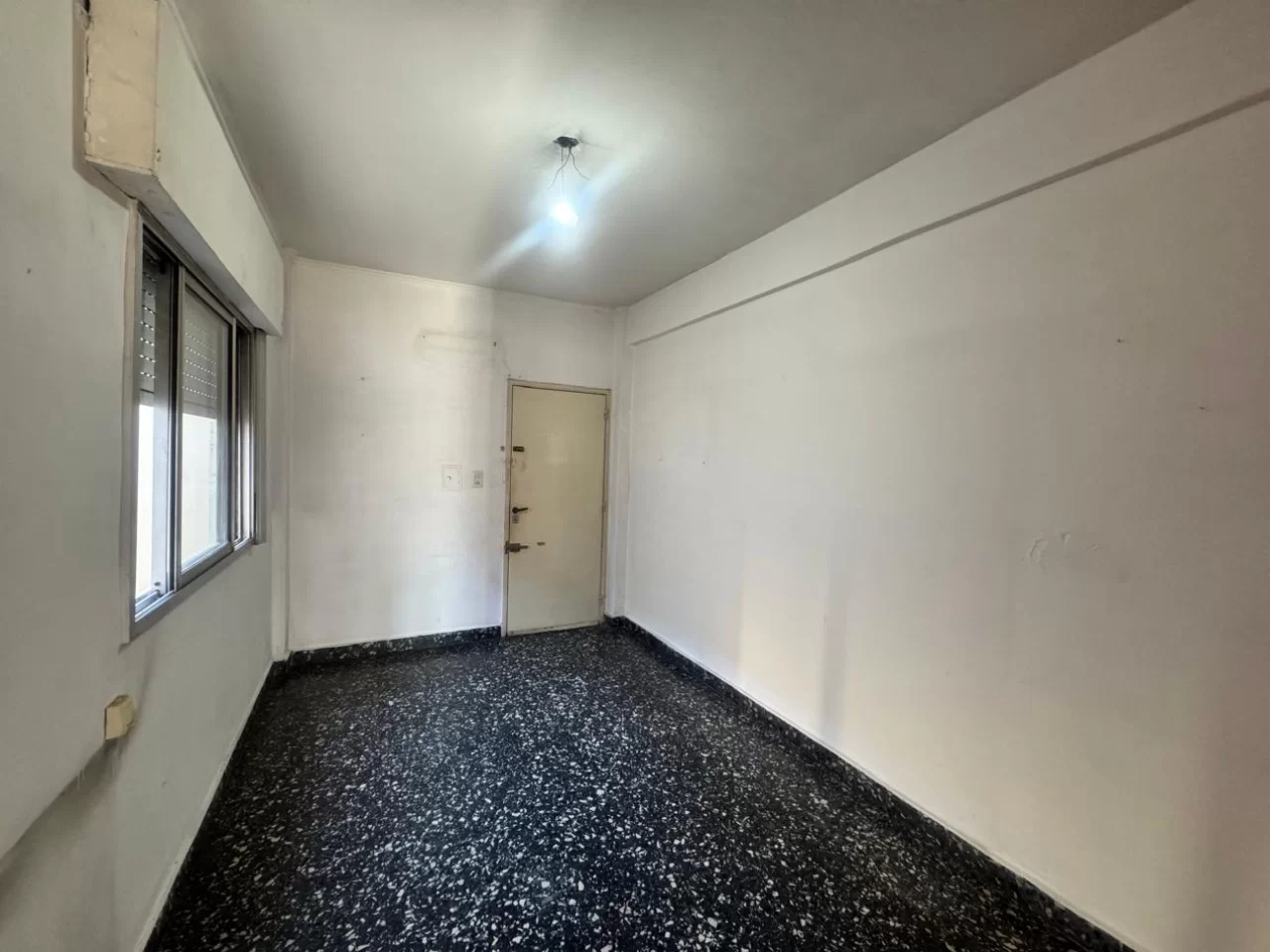 Oportunidad Unica! Depto. 3 Amb. Fte. a 200 m Av Triunvirato