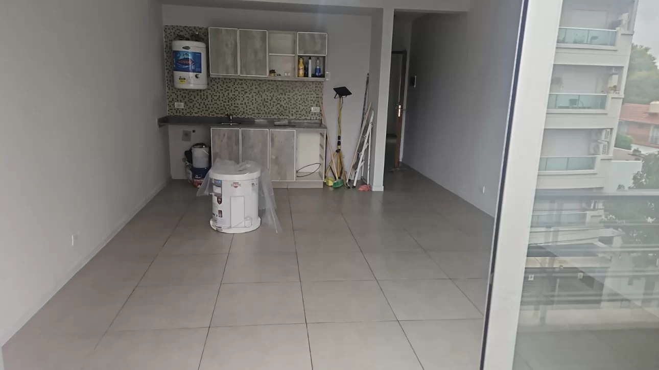 DEPARTAMENTO MONOAMBIENTE A POCAS CUADRAS DE LA ESTACION DE
