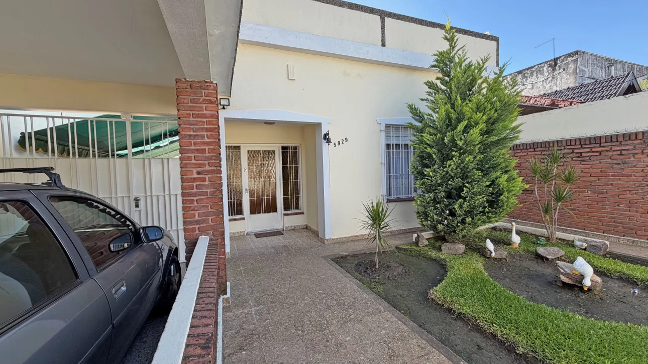 CASA MULTIFAMILIAR 3 AMBIENTES EN VILLA BALLESTER