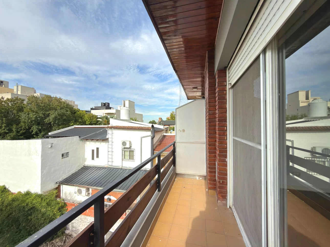 Departamento de 2 y 1/2 ambientes en duplex con balcon