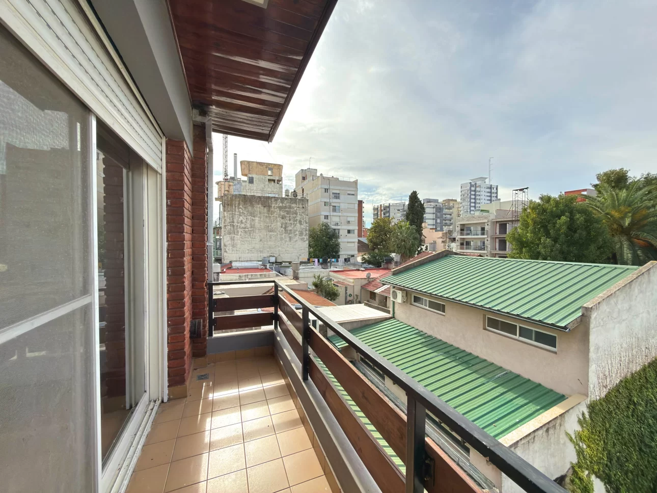 Departamento de 2 y 1/2 ambientes en duplex con balcon